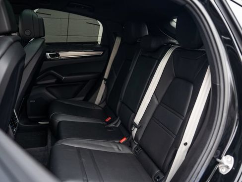 Certified 2023 Porsche Cayenne S AWD/4WD image 18