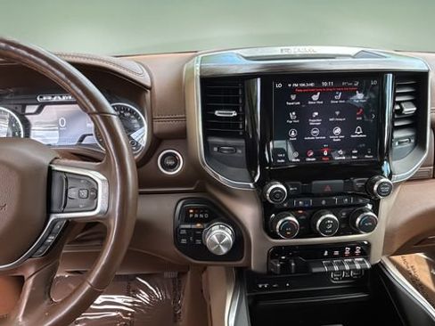 Used 2019 RAM 1500 Laramie AWD/4WD image 11