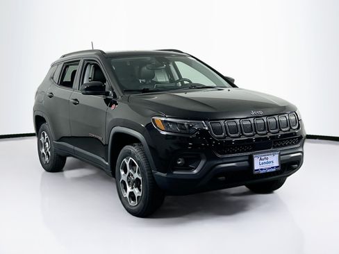 Used 2022 Jeep Compass Trailhawk w/ Sun and Sound Group AWD/4WD image 3