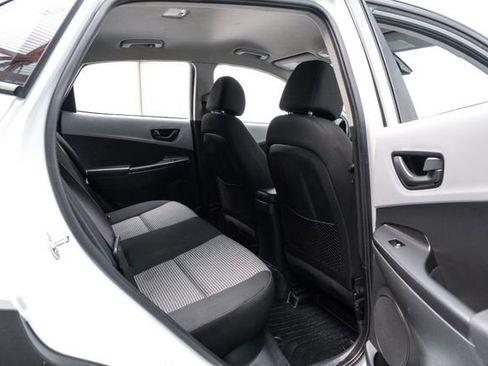 Used 2021 Hyundai Kona SE FWD image 40