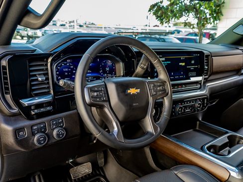 Used 2024 Chevrolet Silverado 3500 High Country w/ High Country Premium Package image 17