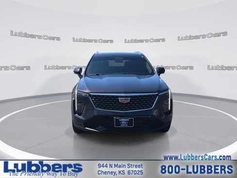 Used 2025 Cadillac XT4 Premium Luxury FWD image 3