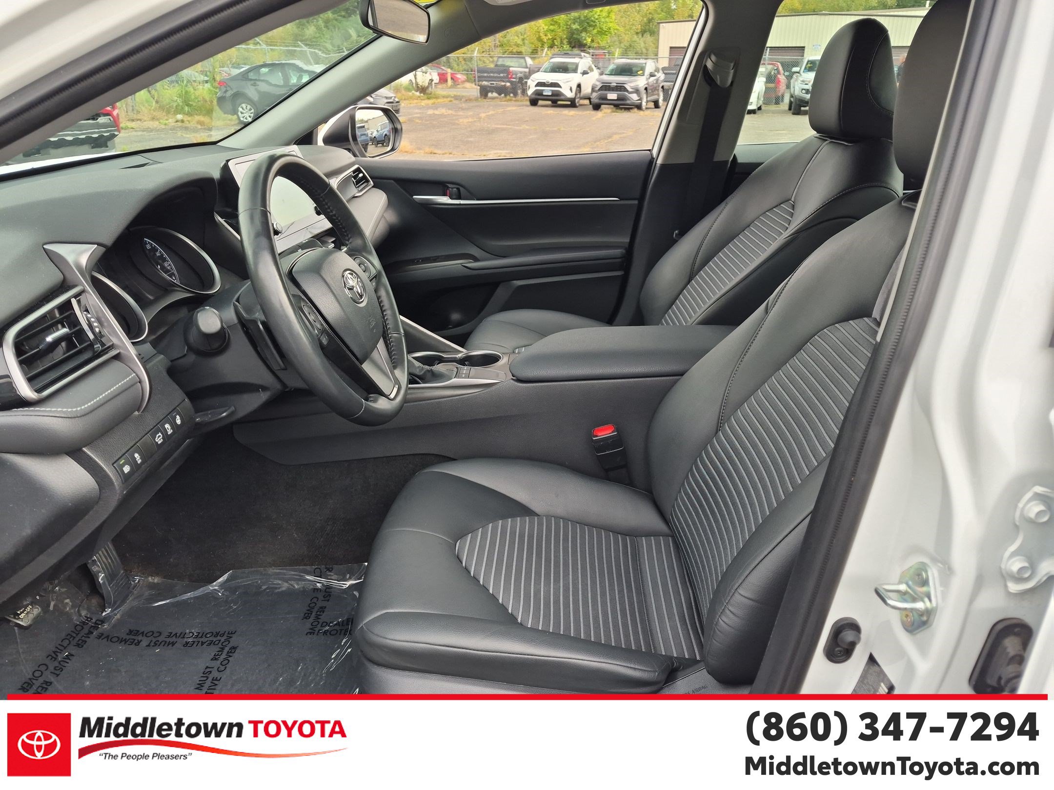 Used 2024 Toyota Camry SE w/ Cold Weather Package FWD image 14