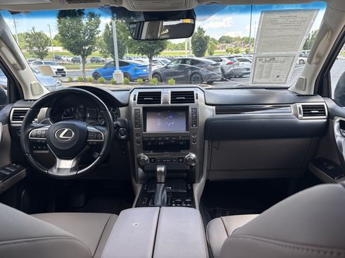 Used 2021 Lexus GX 460 Premium w/ Premium Package AWD/4WD image 29