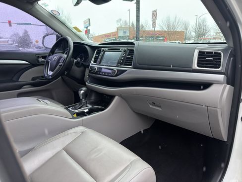 Used 2018 Toyota Highlander XLE w/ Protection Package #3 image 20
