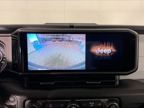 Used 2025 Jeep Wrangler Sport image 28