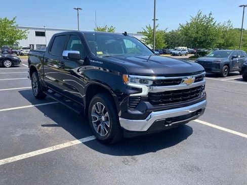 Used 2024 Chevrolet Silverado 1500 LT AWD/4WD image 11