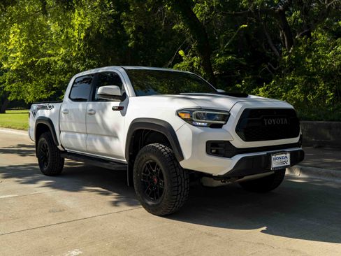 Used 2021 Toyota Tacoma TRD Pro AWD/4WD image 2