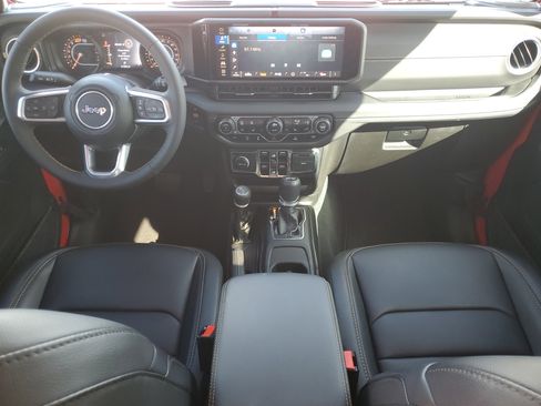 Used 2024 Jeep Wrangler Sahara image 16