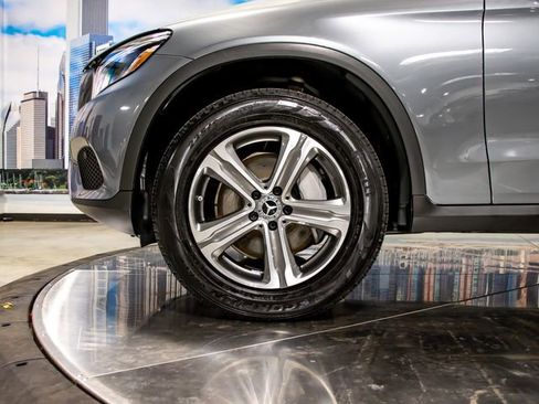 Used 2018 Mercedes-Benz GLC 300 4MATIC image 7