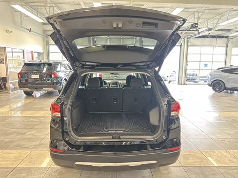 Used 2024 Chevrolet Equinox LT w/ LPO, Floor Liner Package image 26