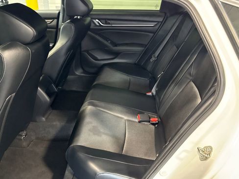 Used 2018 Honda Accord Sport image 8