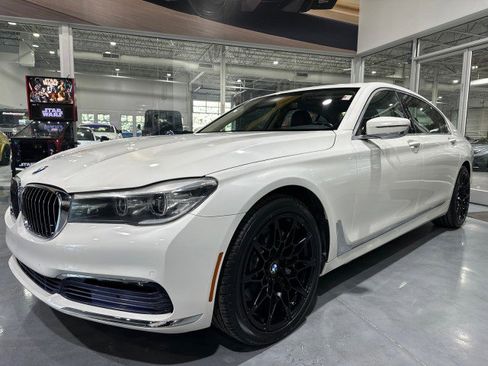 Used 2017 BMW 740i xDrive AWD/4WD image 14