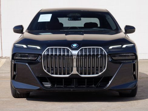 Used 2024 BMW i7 eDrive50 w/ M Sport Package RWD image 7