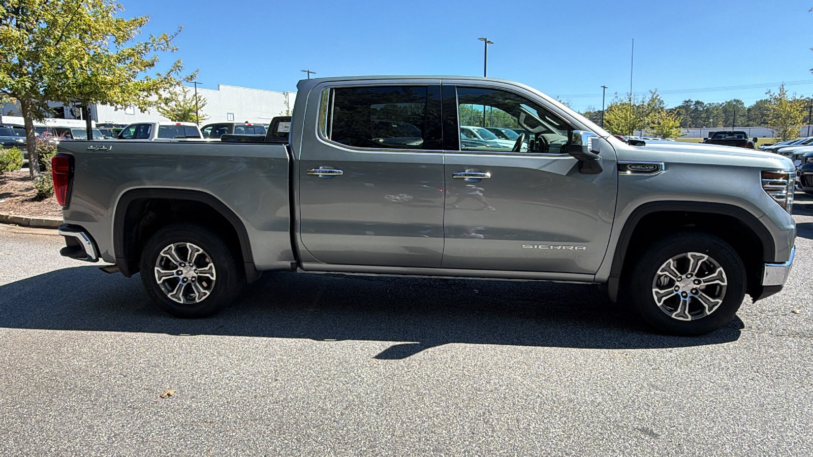 Used 2025 GMC Sierra 1500 SLT AWD/4WD image 7