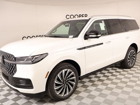New 2026 Lincoln Navigator Black Label AWD/4WD image 10
