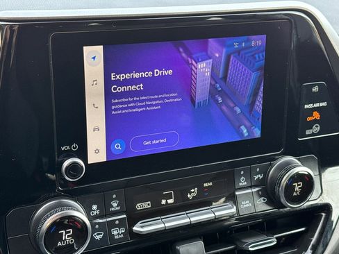 Used 2025 Toyota Highlander LE image 20