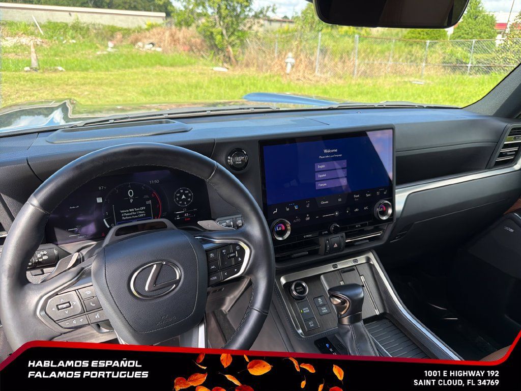 Used 2025 Lexus GX 550 w/ Cold Area Package AWD/4WD image 15