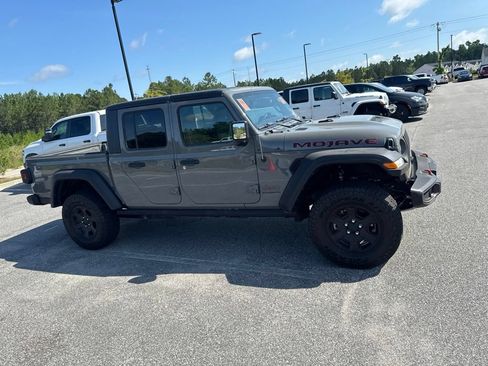 Used 2023 Jeep Gladiator Mojave w/ Cold Weather Group AWD/4WD image 4