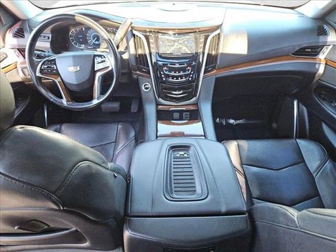 Used 2018 Cadillac Escalade ESV Luxury image 19