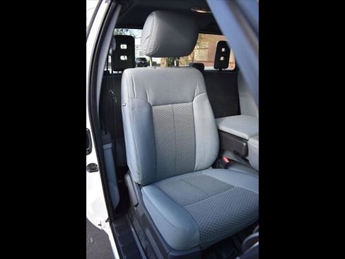 Used 2016 Ford F250 XLT w/ XLT Interior Package image 27