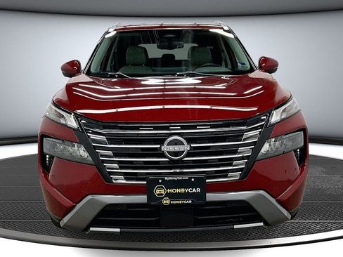 Used 2024 Nissan Rogue SL AWD/4WD image 2