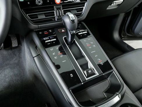 New 2026 Porsche Macan AWD image 19