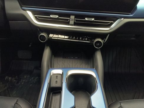 New 2026 Chevrolet Equinox EV LT w/ LPO, All-Weather Mat Package AWD/4WD image 26