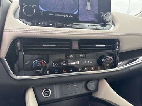 Certified 2023 Nissan Rogue SL w/ SL Premium Package image 18