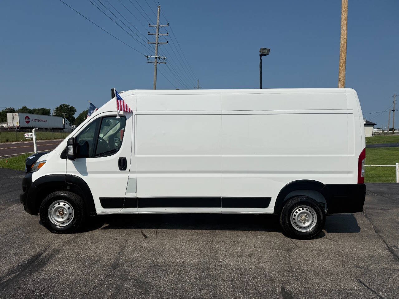 Used 2023 RAM ProMaster 2500 FWD image 2