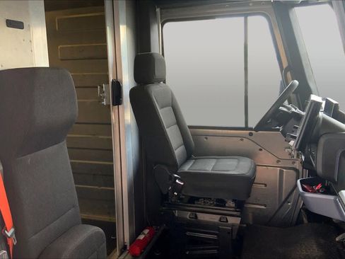 Used 2025 Chevrolet Brightdrop 600 FWD image 8