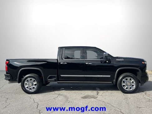 Used 2024 Chevrolet Silverado 2500 High Country w/ High Country Premium Package image 32