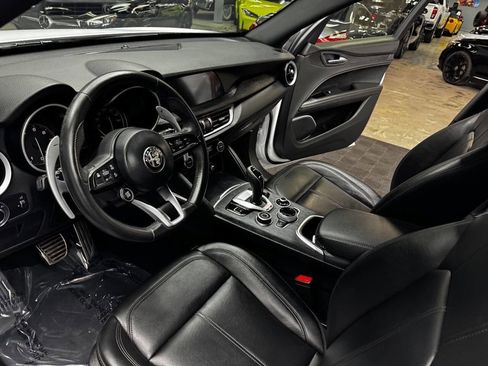 Used 2023 Alfa Romeo Stelvio Sprint RWD image 32