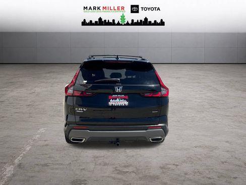 Used 2023 Honda CR-V Sport Touring image 3
