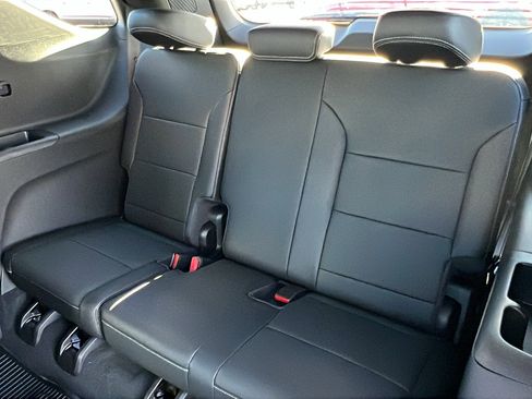 New 2026 Chevrolet Traverse LT w/ Midnight/Sport Edition image 13