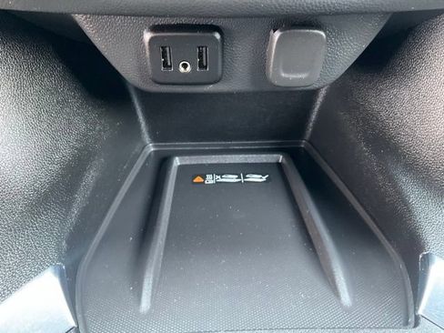 Used 2023 Chevrolet Traverse LT FWD image 20