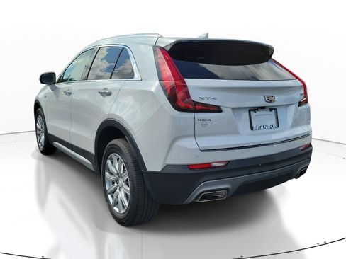 Used 2023 Cadillac XT4 Premium Luxury w/ Enhanced Visibility Package FWD image 5