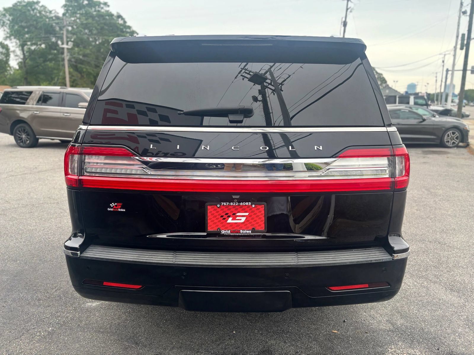 Used 2018 Lincoln Navigator Select w/ Technology Package AWD/4WD image 4