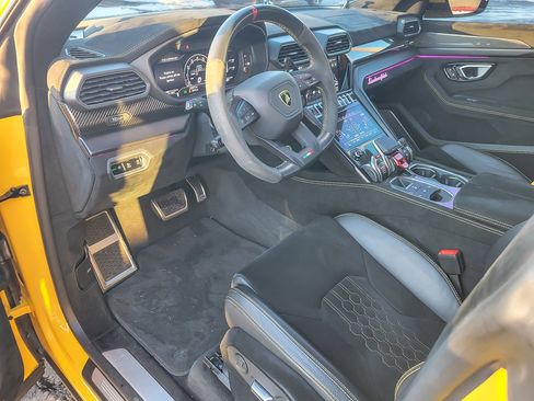 Used 2023 Lamborghini Urus Performante image 9