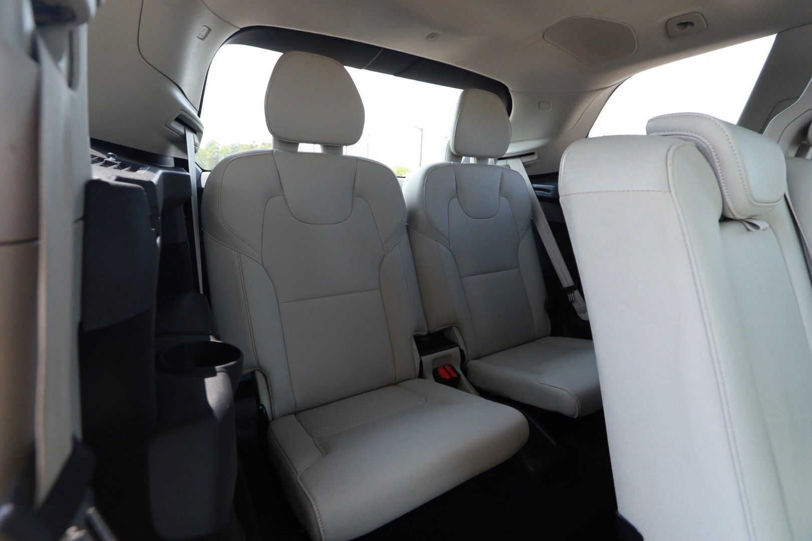 Used 2017 Volvo XC90 T6 Momentum w/ Vision Package AWD/4WD image 27