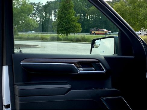 Used 2024 Chevrolet Silverado 1500 LT Trail Boss w/ Protection Package image 8