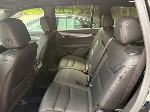Used 2025 Cadillac XT6 Luxury AWD/4WD image 17