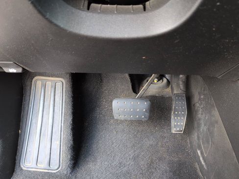 Used 2018 Chevrolet Traverse LT FWD image 28