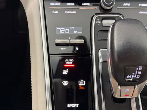 Certified 2018 Porsche Panamera image 19
