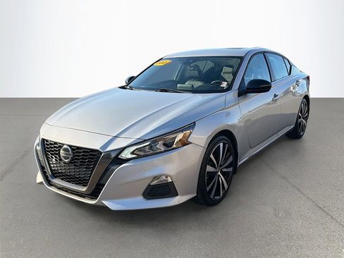 Used 2022 Nissan Altima 2.5 SR FWD image 8