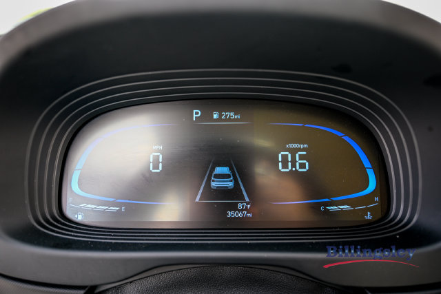 Certified 2025 Hyundai Venue SEL FWD image 9