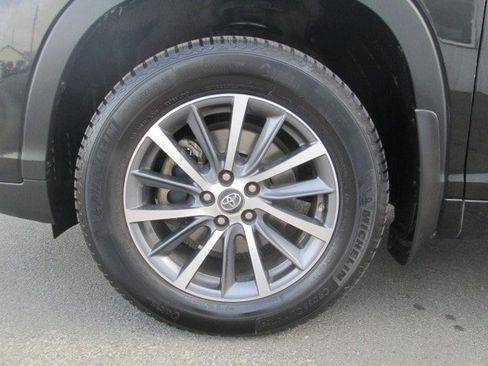 Used 2018 Toyota Highlander XLE AWD/4WD image 8