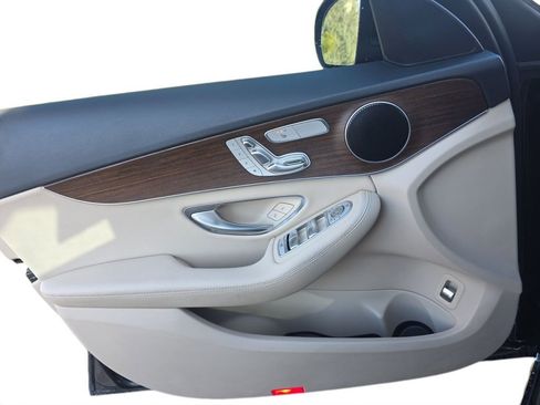 Used 2019 Mercedes-Benz C 300 C 300 image 17