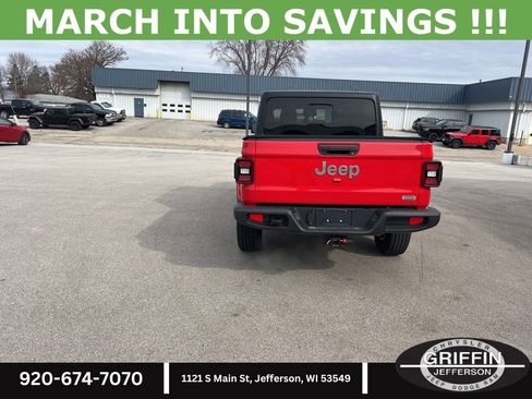 Used 2023 Jeep Gladiator Overland w/ LED Lighting Group image 10
