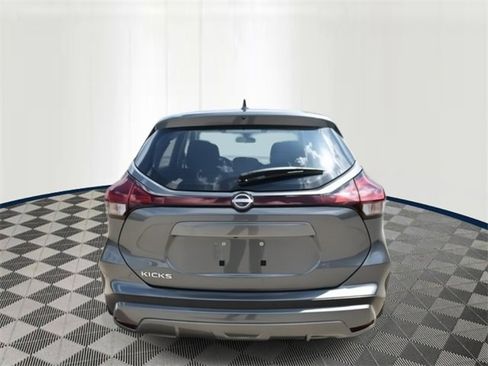 New 2025 Nissan Kicks Play S image 5